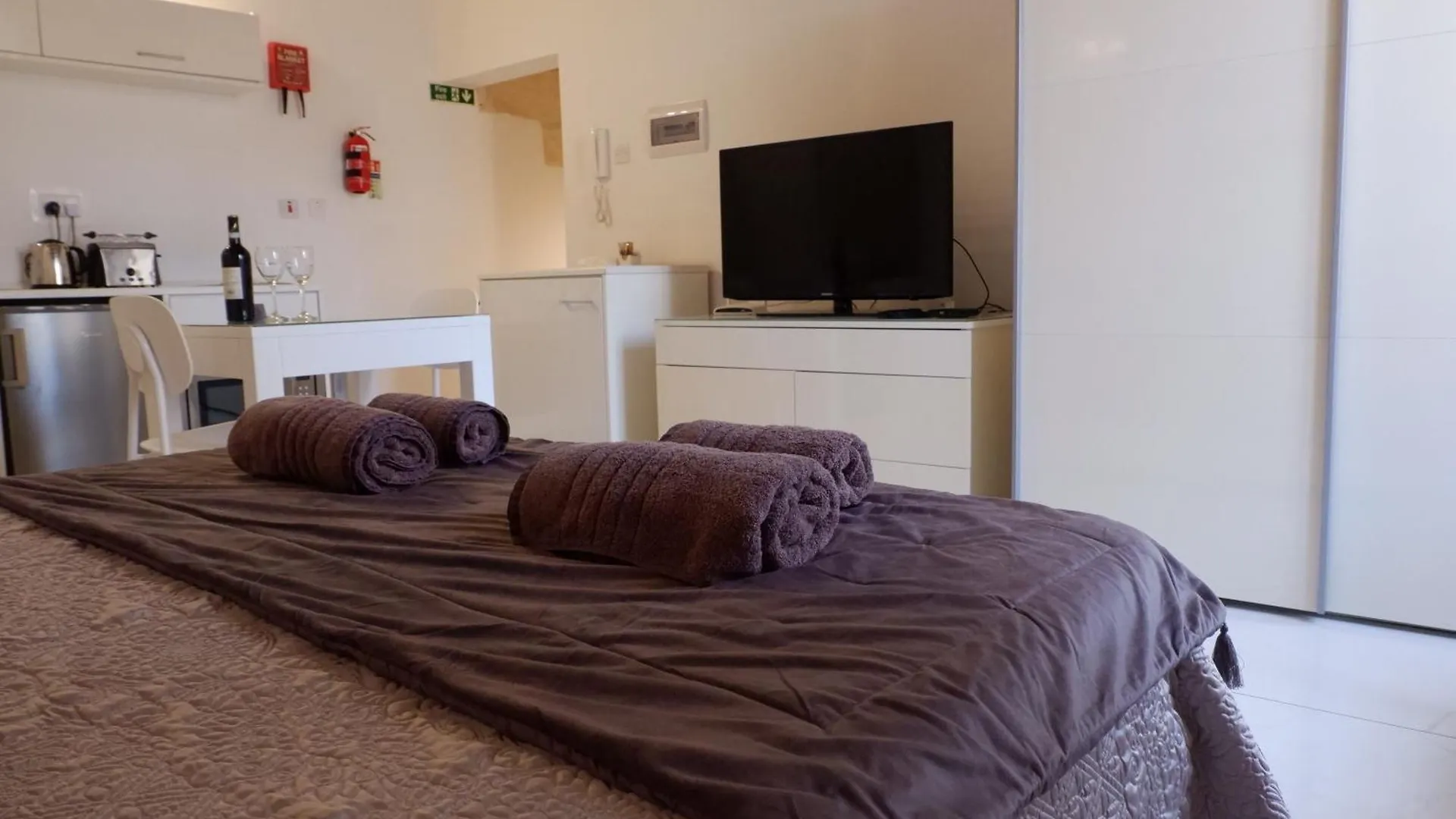 Spqr Studios 2 Valletta Apartment